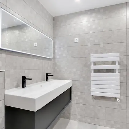 Trocadero/ Eiffel Tower - 3 Bedrooms- New! Apartment *